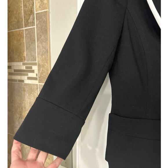 Ann Taylor Black/White Stretch Knit Cropped Blazer Size 2 - Picture 5 of 11